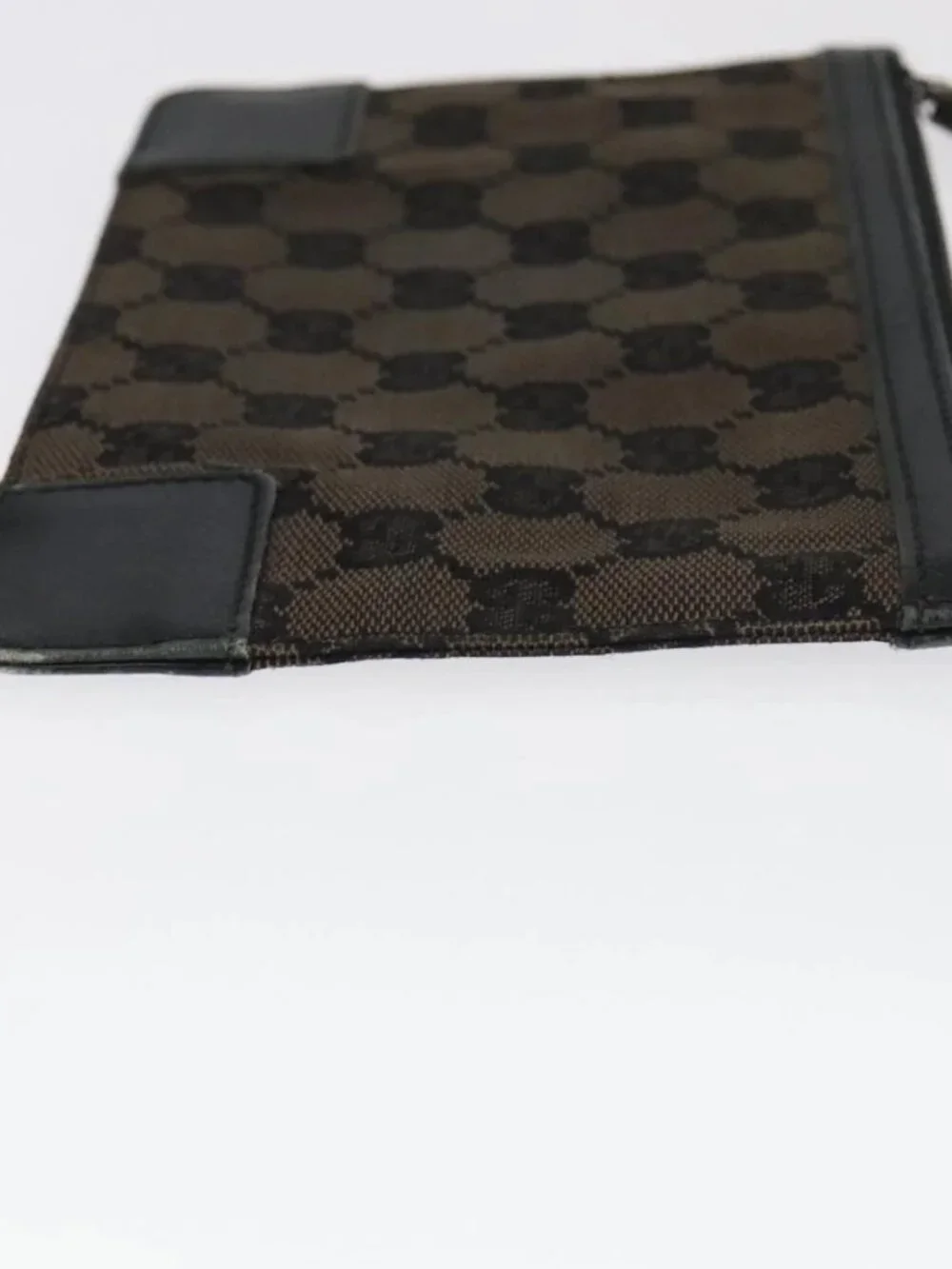 Gucci brand	gucci color	black
